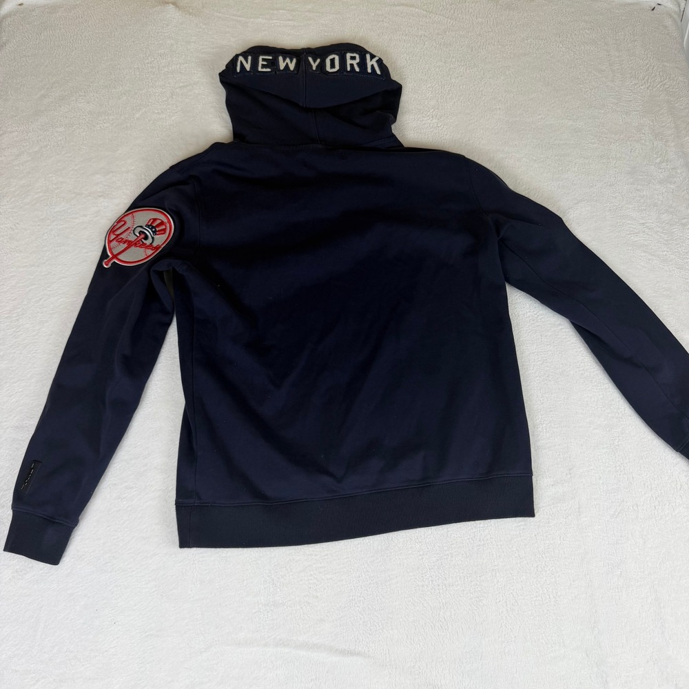 Pro Standard Mens M New York Yankees Hoodie Navy Blue MLB Patch Pullover - Picture 2 of 8